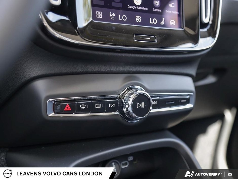 2026 Volvo XC40 PLUS DARK THEME-19