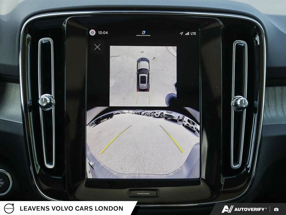 2026 Volvo XC40 PLUS DARK THEME-26