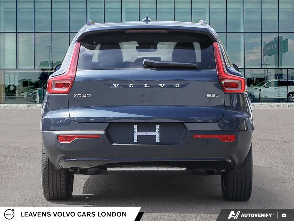 2026 Volvo XC40 PLUS DARK THEME-4