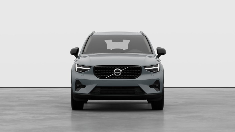 2026 Volvo XC40 PLUS DARK THEME-4