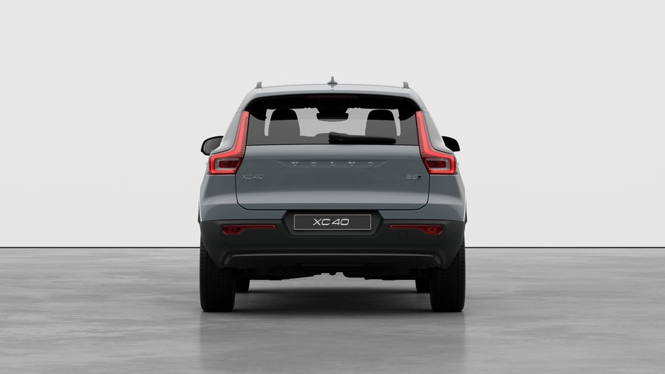 2026 Volvo XC40 PLUS DARK THEME-5