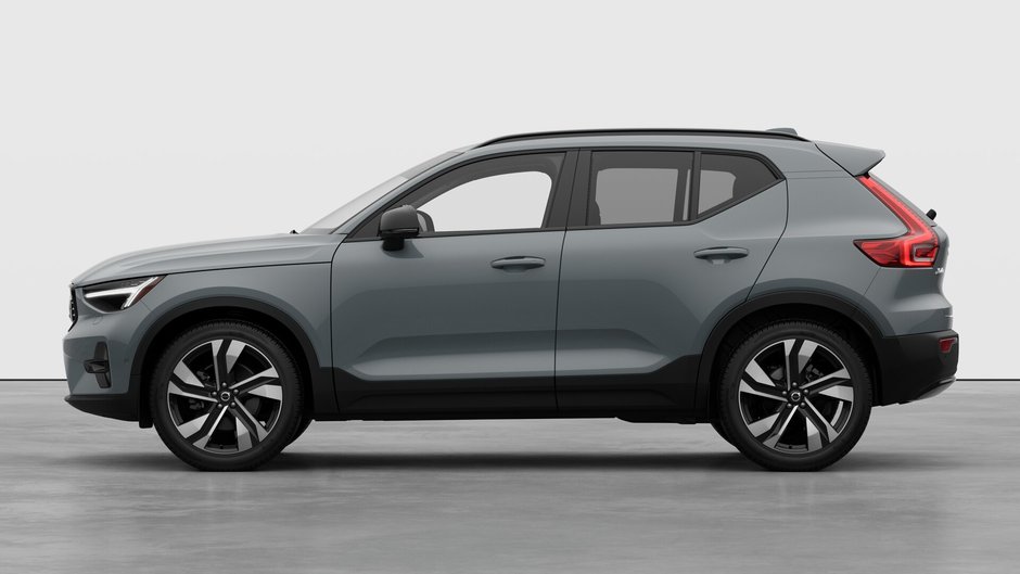 2026 Volvo XC40 PLUS DARK THEME-7