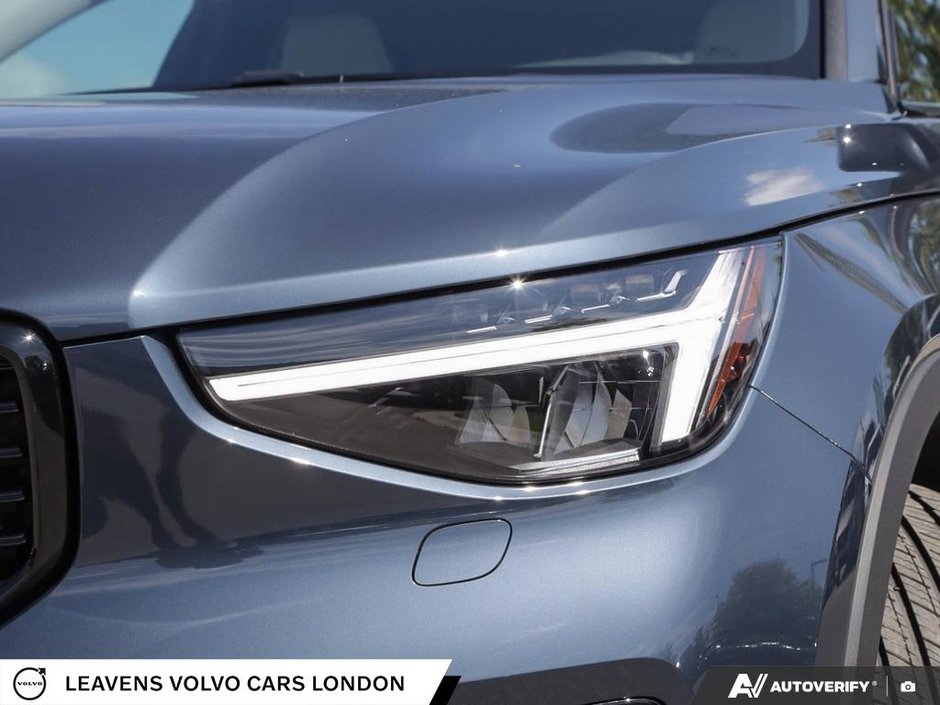 2026 Volvo XC40 PLUS DARK THEME-9