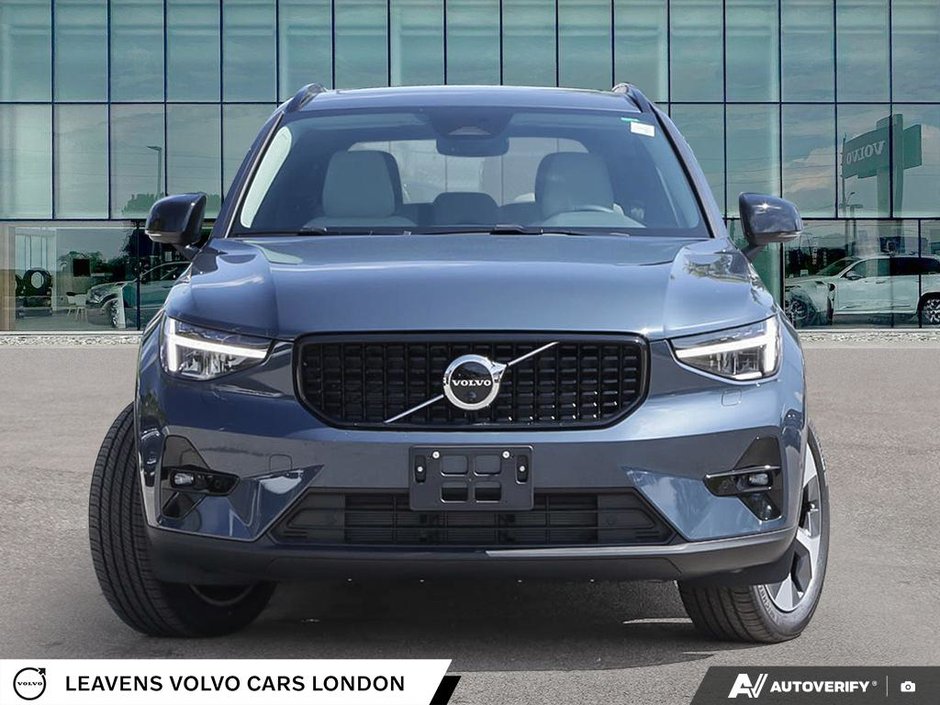 2026 Volvo XC40 PLUS DARK THEME-1