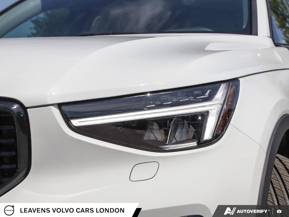 2026 Volvo XC40 PLUS DARK THEME-9