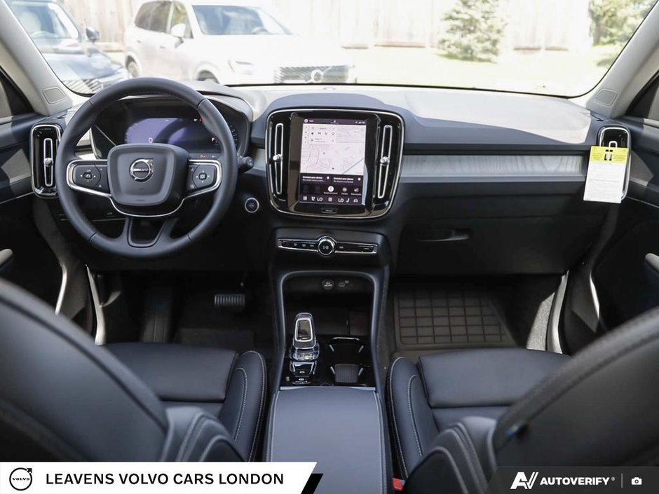 2026 Volvo XC40 PLUS DARK THEME-24