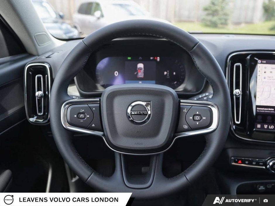 2026 Volvo XC40 PLUS DARK THEME-13