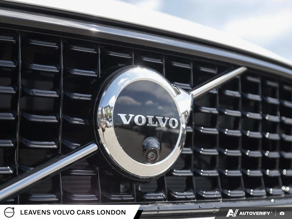 2026 Volvo XC40 PLUS DARK THEME-8