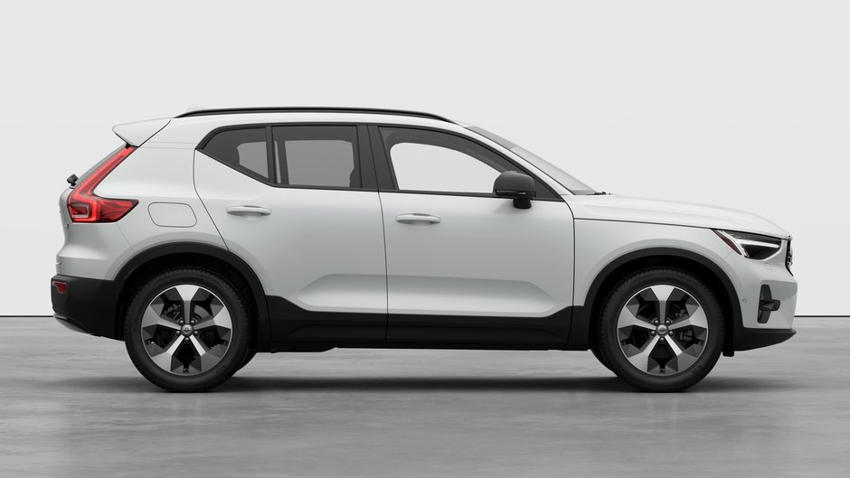 2026 Volvo XC40 PLUS DARK THEME-6
