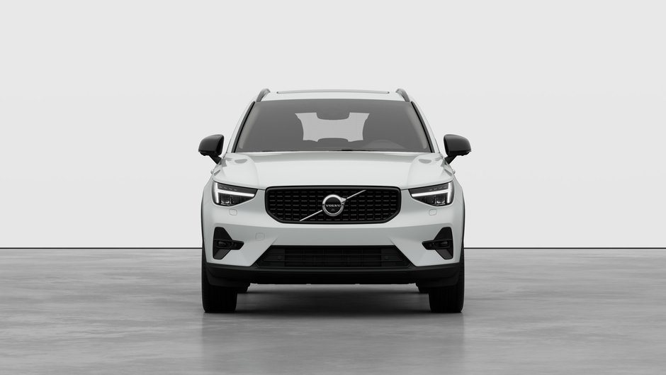 2026 Volvo XC40 PLUS DARK THEME-4