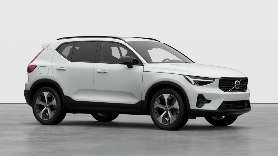 2026 Volvo XC40 PLUS DARK THEME-2