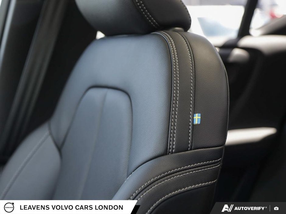 2026 Volvo XC40 PLUS DARK THEME-22