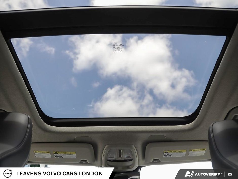 2026 Volvo XC40 PLUS DARK THEME-25