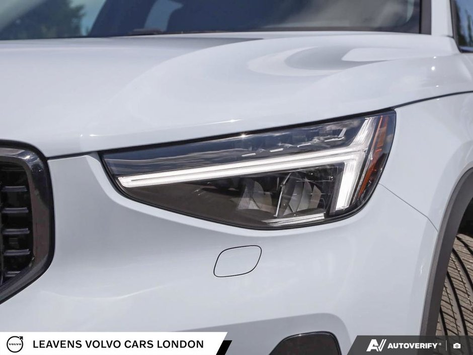 2026 Volvo XC40 PLUS DARK THEME-9