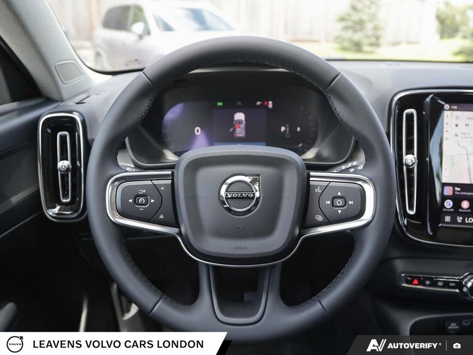 2026 Volvo XC40 PLUS DARK THEME-13