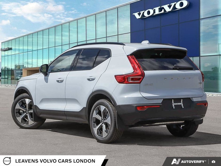 2026 Volvo XC40 PLUS DARK THEME-3