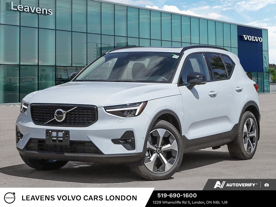 2026 Volvo XC40 PLUS DARK THEME-0