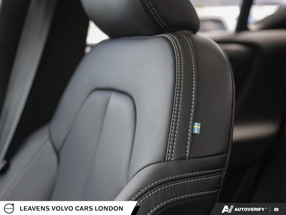 2026 Volvo XC40 PLUS DARK THEME-22