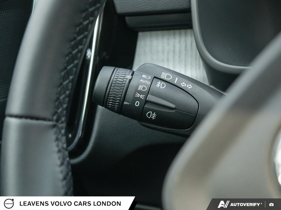 2026 Volvo XC40 PLUS DARK THEME-15