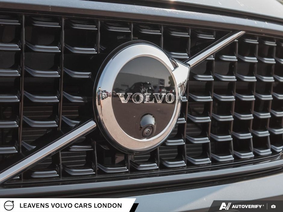 2026 Volvo XC40 PLUS DARK THEME-8