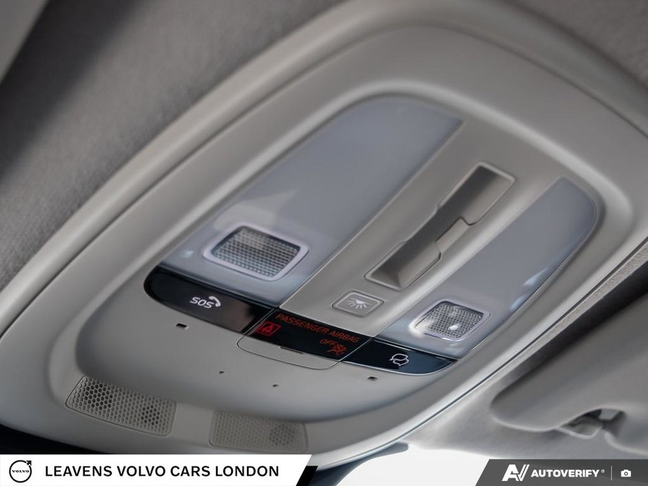 2026 Volvo XC40 PLUS DARK THEME-21