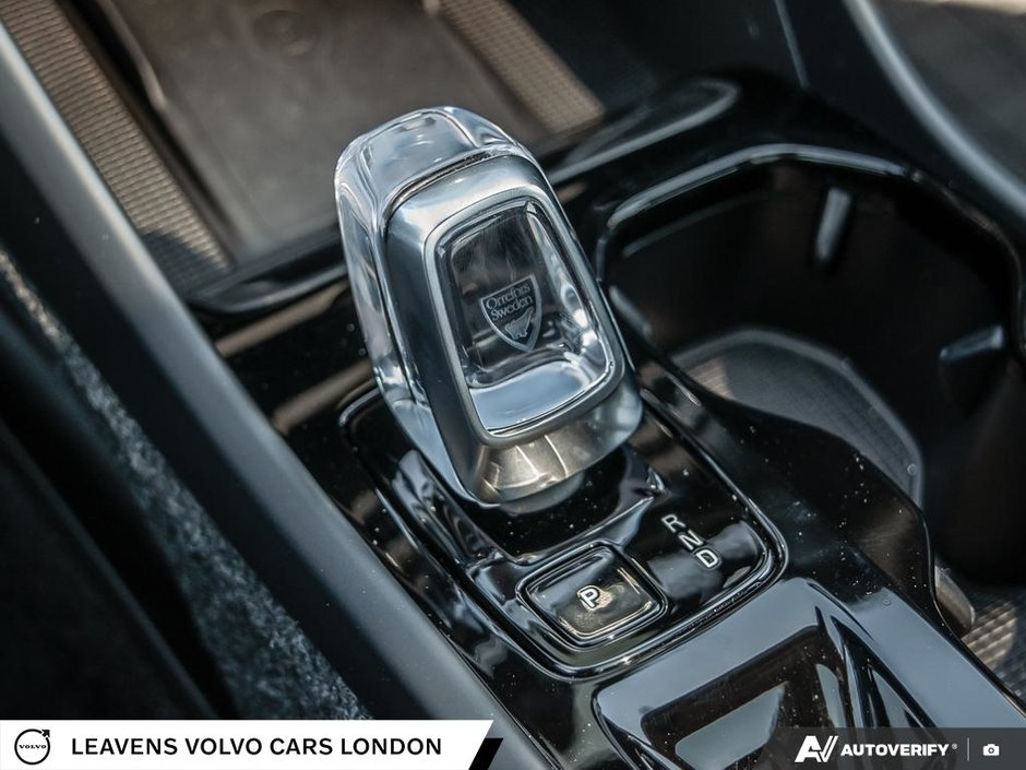 2026 Volvo XC40 PLUS DARK THEME-18