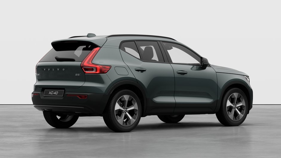 2026 Volvo XC40 PLUS DARK THEME-3