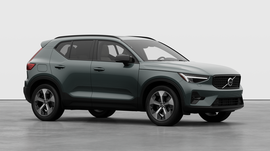 2026 Volvo XC40 PLUS DARK THEME-2