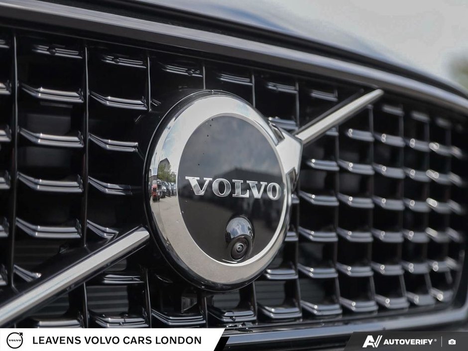 2026 Volvo XC40 ULTRA DARK THEME-8