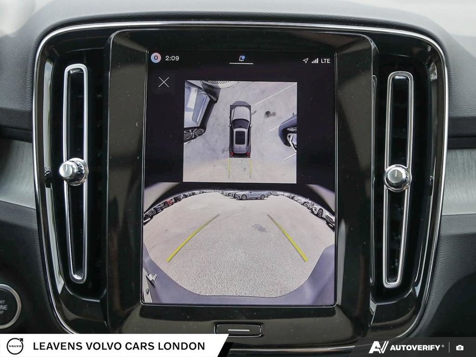 2026 Volvo XC40 ULTRA DARK THEME-26