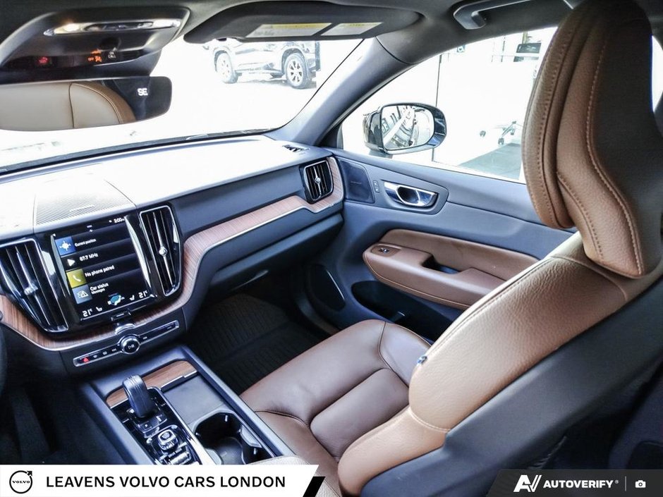 2021 Volvo XC60 HYBRID XC60 PLUG-IN HYBRID-24