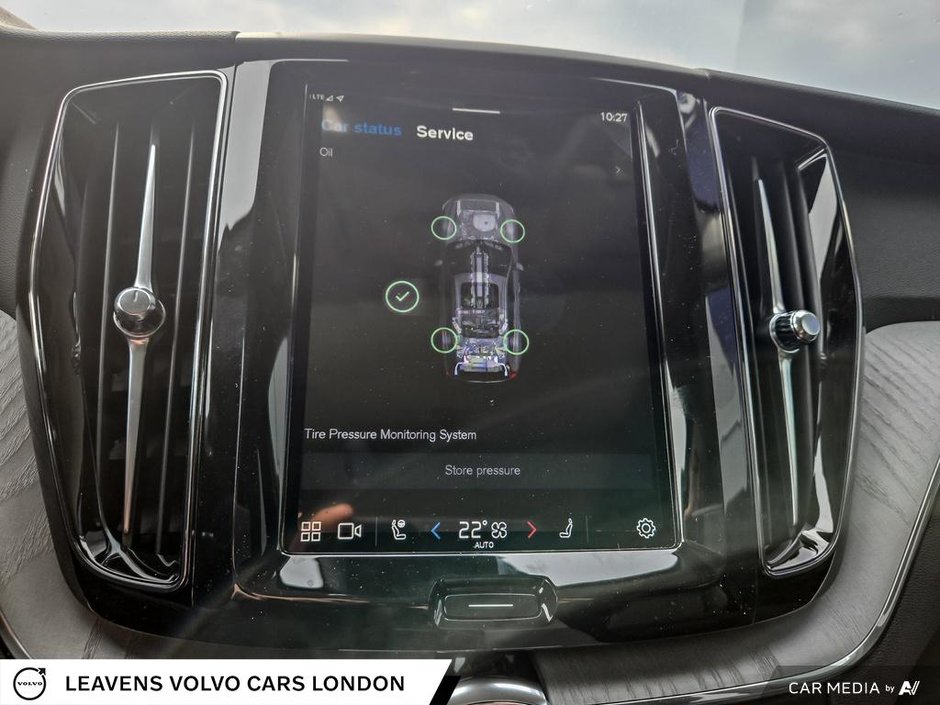 2025 Volvo XC60 Plug-in Hybrid PLUS DARK THEME-26