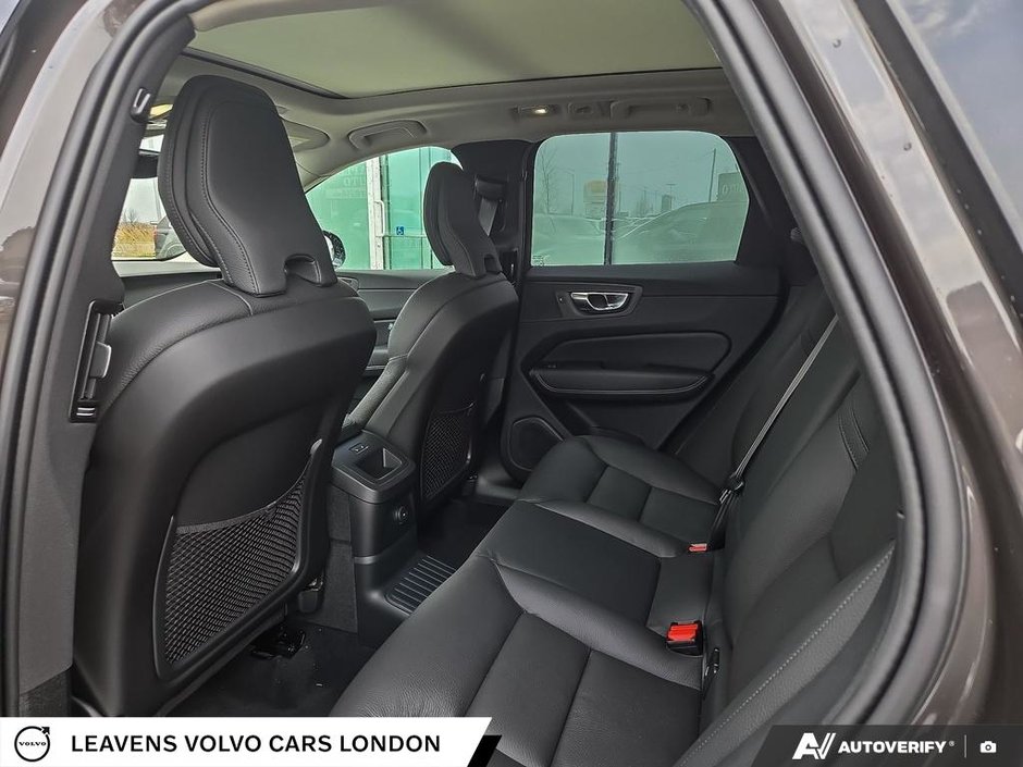 2025 Volvo XC60 PLUG-IN HYBRID PLUS DARK THEME-20