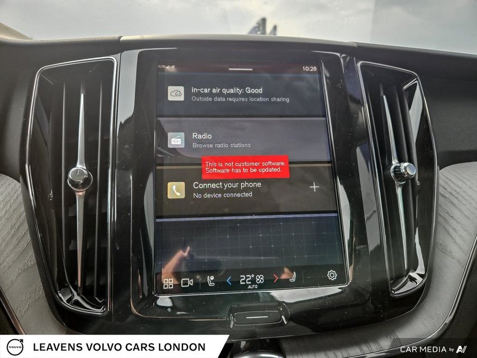 2025 Volvo XC60 Plug-in Hybrid PLUS DARK THEME-24