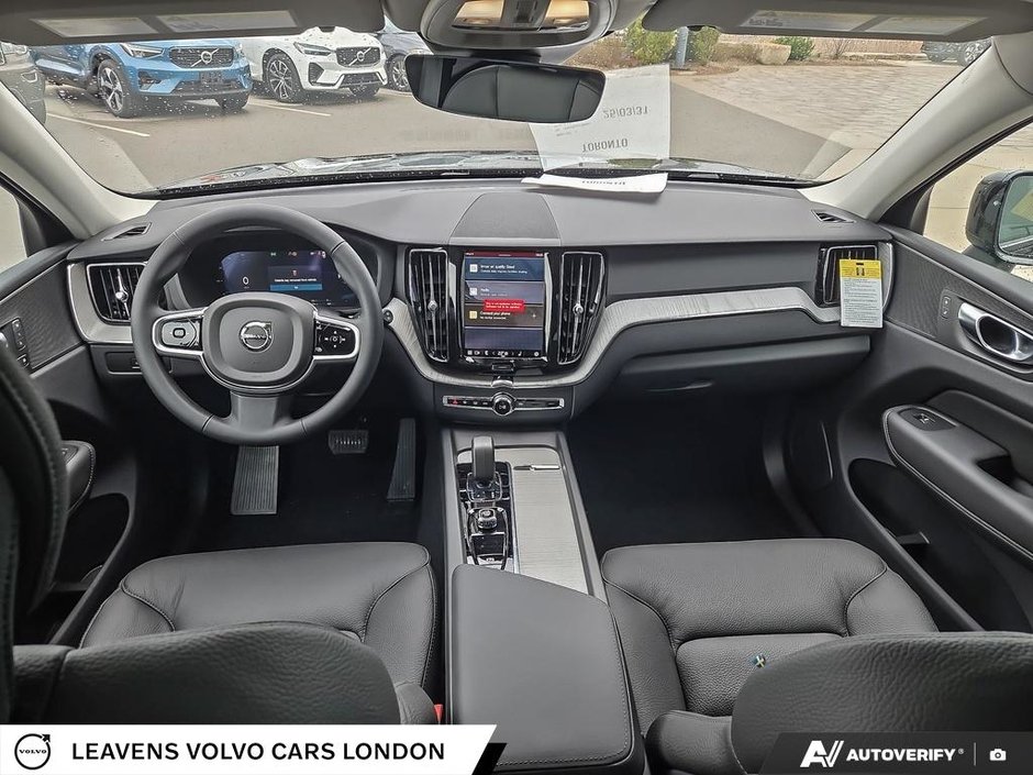 2025 Volvo XC60 PLUG-IN HYBRID PLUS DARK THEME-21