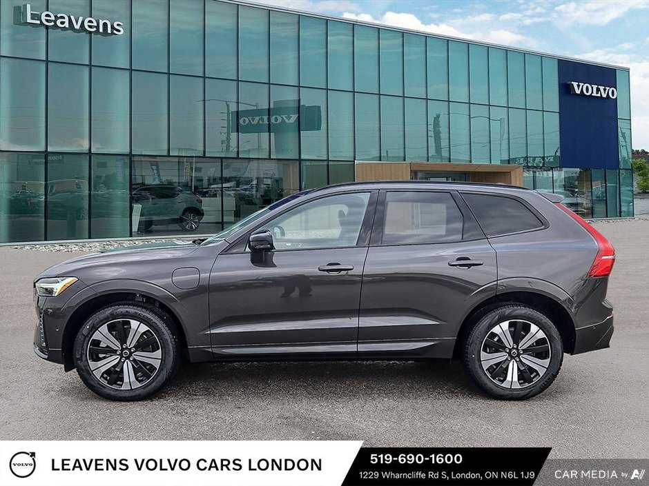 2025 Volvo XC60 Plug-in Hybrid PLUS DARK THEME-0