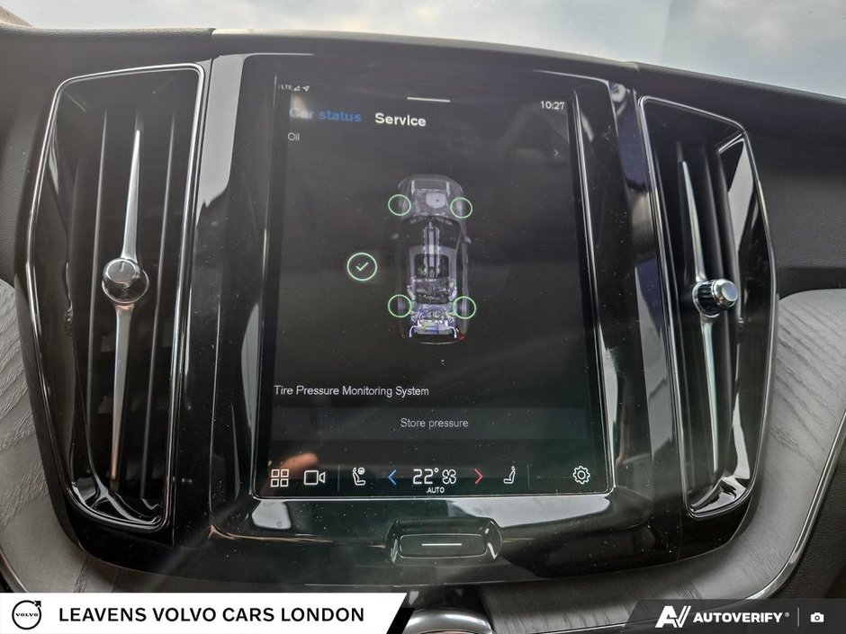 2025 Volvo XC60 PLUG-IN HYBRID PLUS DARK THEME-26
