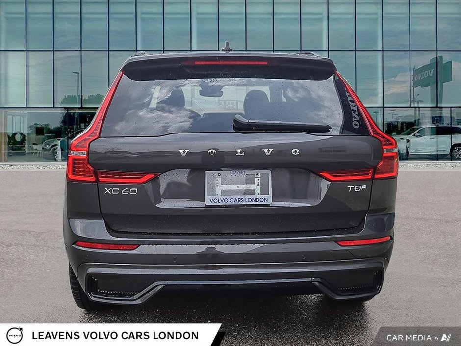 2025 Volvo XC60 Plug-in Hybrid PLUS DARK THEME-4