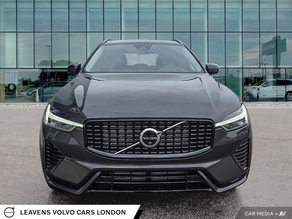 2025 Volvo XC60 Plug-in Hybrid PLUS DARK THEME-1