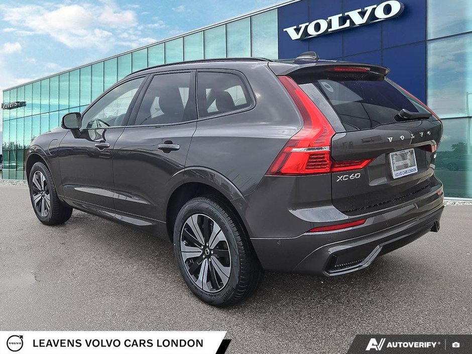 2025 Volvo XC60 PLUG-IN HYBRID PLUS DARK THEME-3