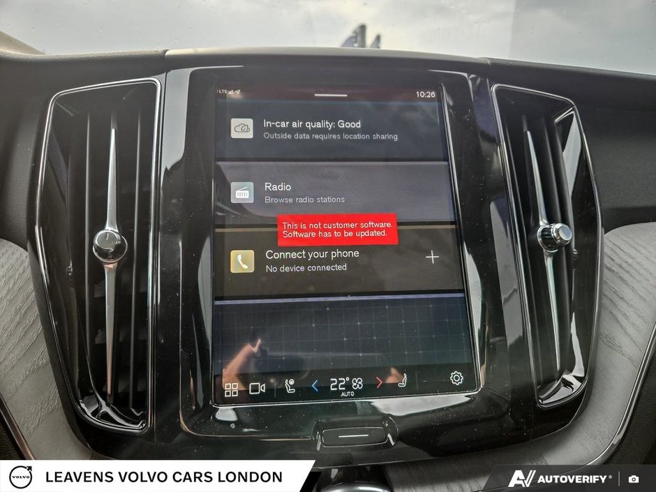 2025 Volvo XC60 PLUG-IN HYBRID PLUS DARK THEME-24