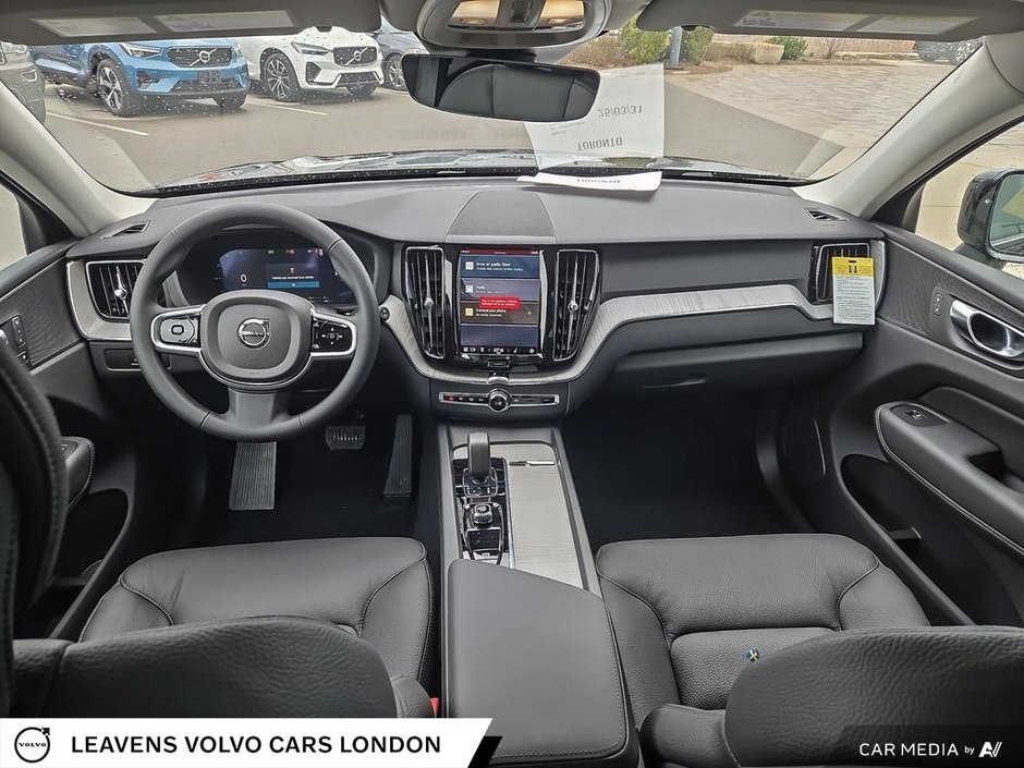 2025 Volvo XC60 Plug-in Hybrid PLUS DARK THEME-21