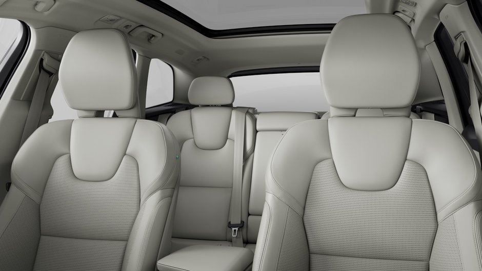 2025 Volvo XC60 Plug-in Hybrid ULTRA DARK THEME-9