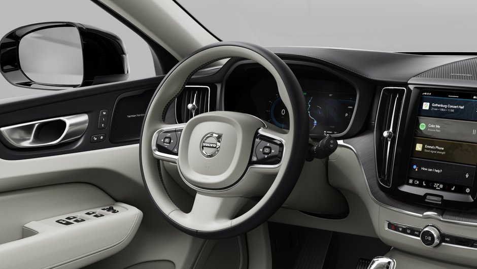 2025 Volvo XC60 Plug-in Hybrid ULTRA DARK THEME-11