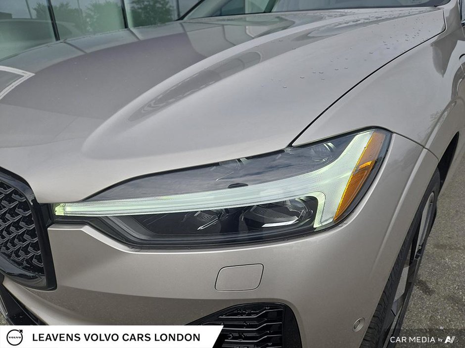 2025 Volvo XC60 Plug-in Hybrid ULTRA DARK THEME-7