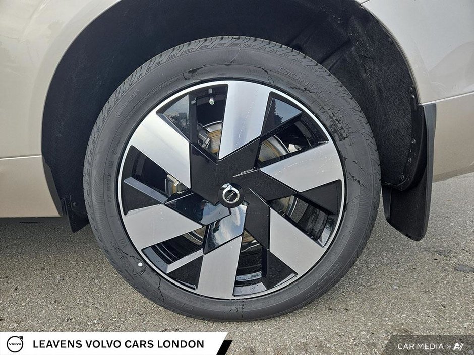 2025 Volvo XC60 Plug-in Hybrid ULTRA DARK THEME-5
