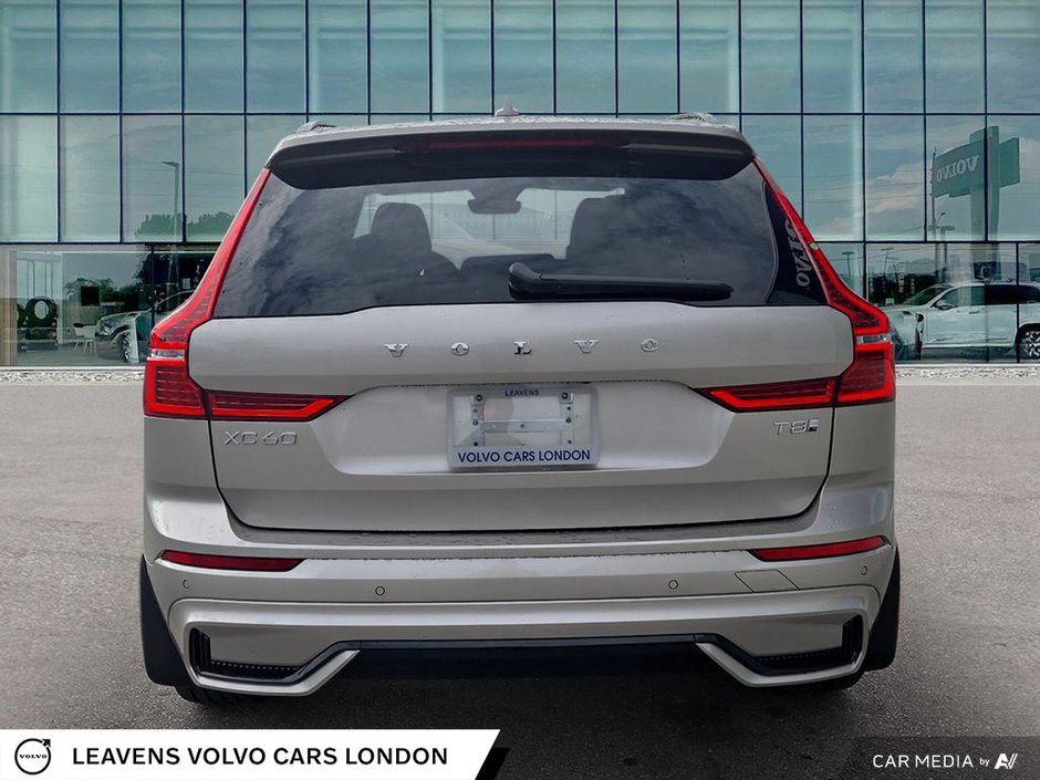 2025 Volvo XC60 Plug-in Hybrid ULTRA DARK THEME-4