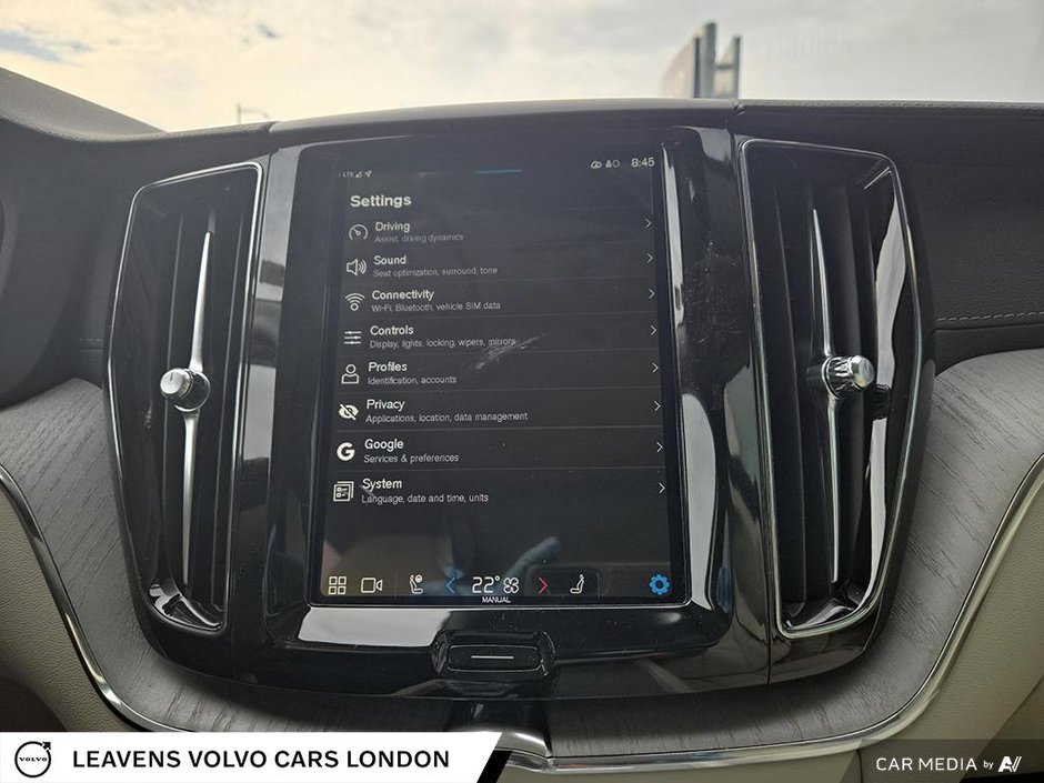 2025 Volvo XC60 Plug-in Hybrid ULTRA DARK THEME-21