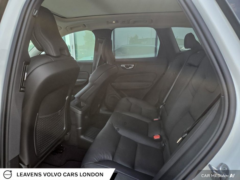 2025 Volvo XC60 Plug-in Hybrid PLUS DARK THEME-22