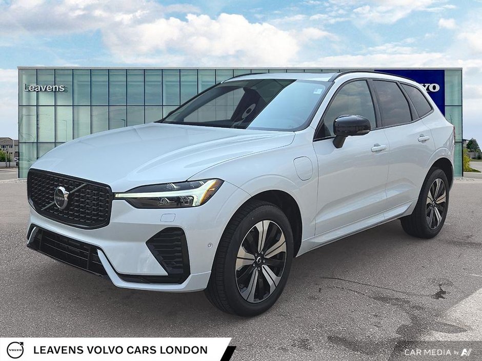 2025 Volvo XC60 Plug-in Hybrid PLUS DARK THEME-2